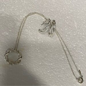 NWOT VTG Jewelry by Avon, Infinity Necklace In Support Against Domestic Violence